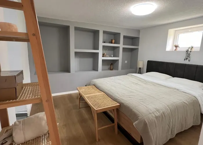 Ellas Lakeside Apartment